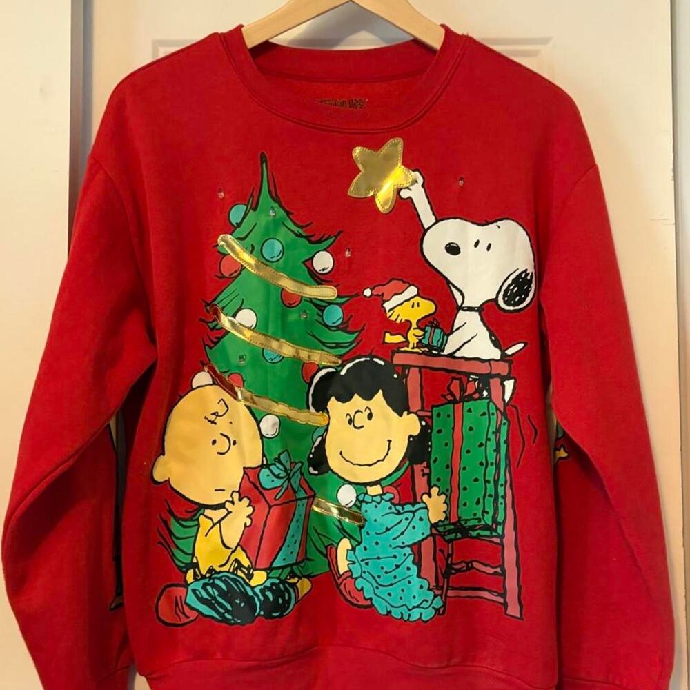 Festive red peanuts christmas sweatshirt